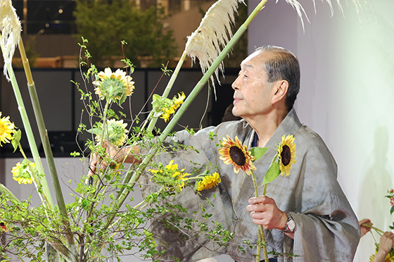いけばなの匠 平生（へいぜい）を彩る花