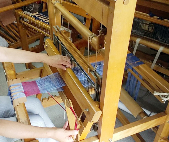 Coaster Weaving Using Silk Threads