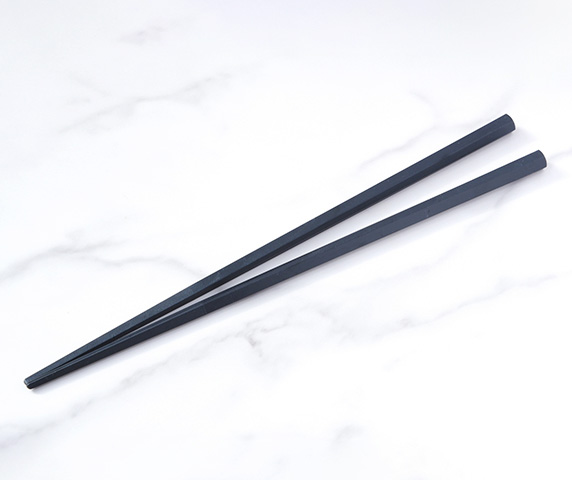 Let’s Learn from a Modern Master Craftsman: Chopstick Making?Finishing and Polishing