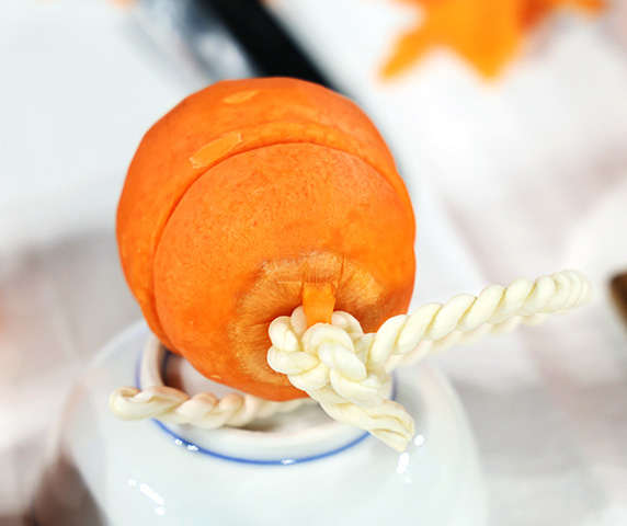 Let’s Learn from a Modern Master Craftsman: “Peeling Vegetables”