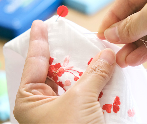 Let’s Learn from a Modern Master Craftsman: “Traditional Japanese Sewing?From Marking the Fabric to Cutting and Stitching”