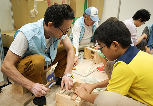 昨年の建築大工の様子