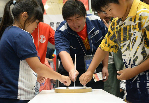 子どもコマ大戦の様子