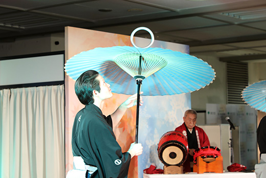 日本の芸能の原点ここにあり「太神楽」