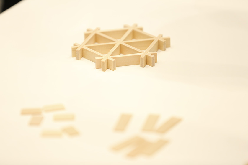 昨年の組子コースターづくり(麻の葉)の様子