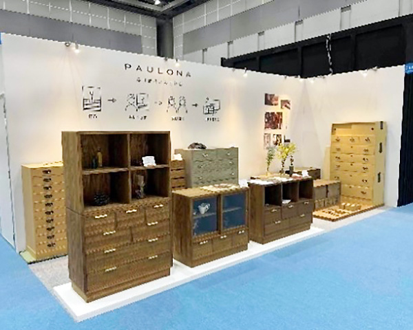 伝統的工芸品の春日部桐箪笥を展示販売