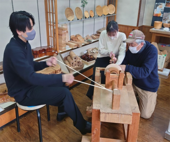 手挽きろくろ木の皿製作体験