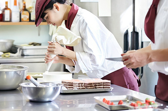 若者9 洋菓子製造お仕事紹介