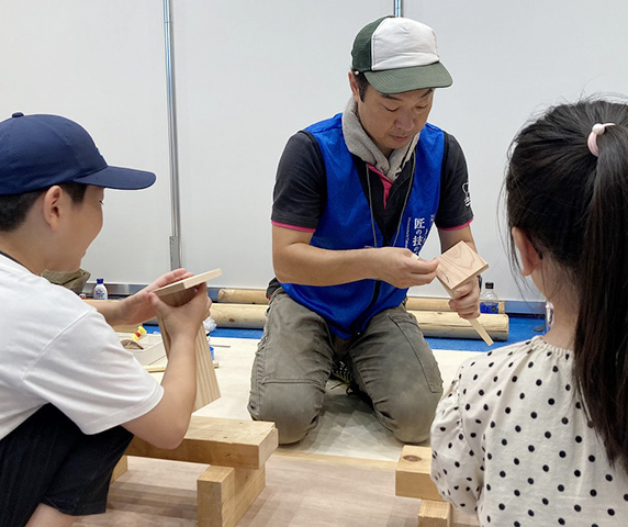 Bamboo Candle Making
 img