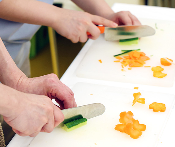 Vegetable Mukimono (Decorative Garnishing) and Cutting Workshop