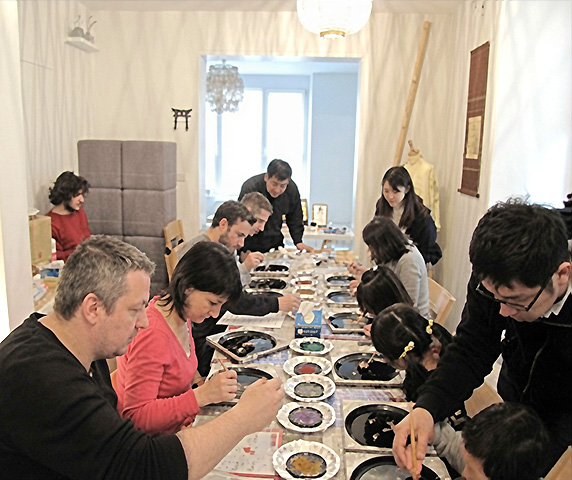 Obon Tray Makie Workshop using Genuine Gold Flakes and Glitter Powder